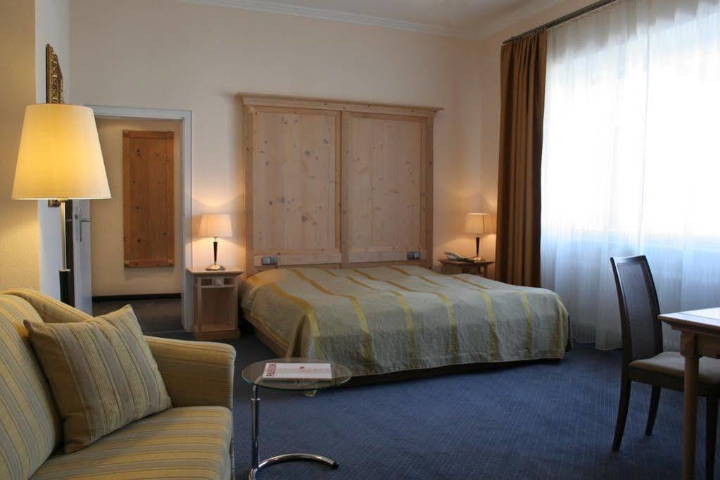 Dom Hotel Аугсбург Екстер'єр фото